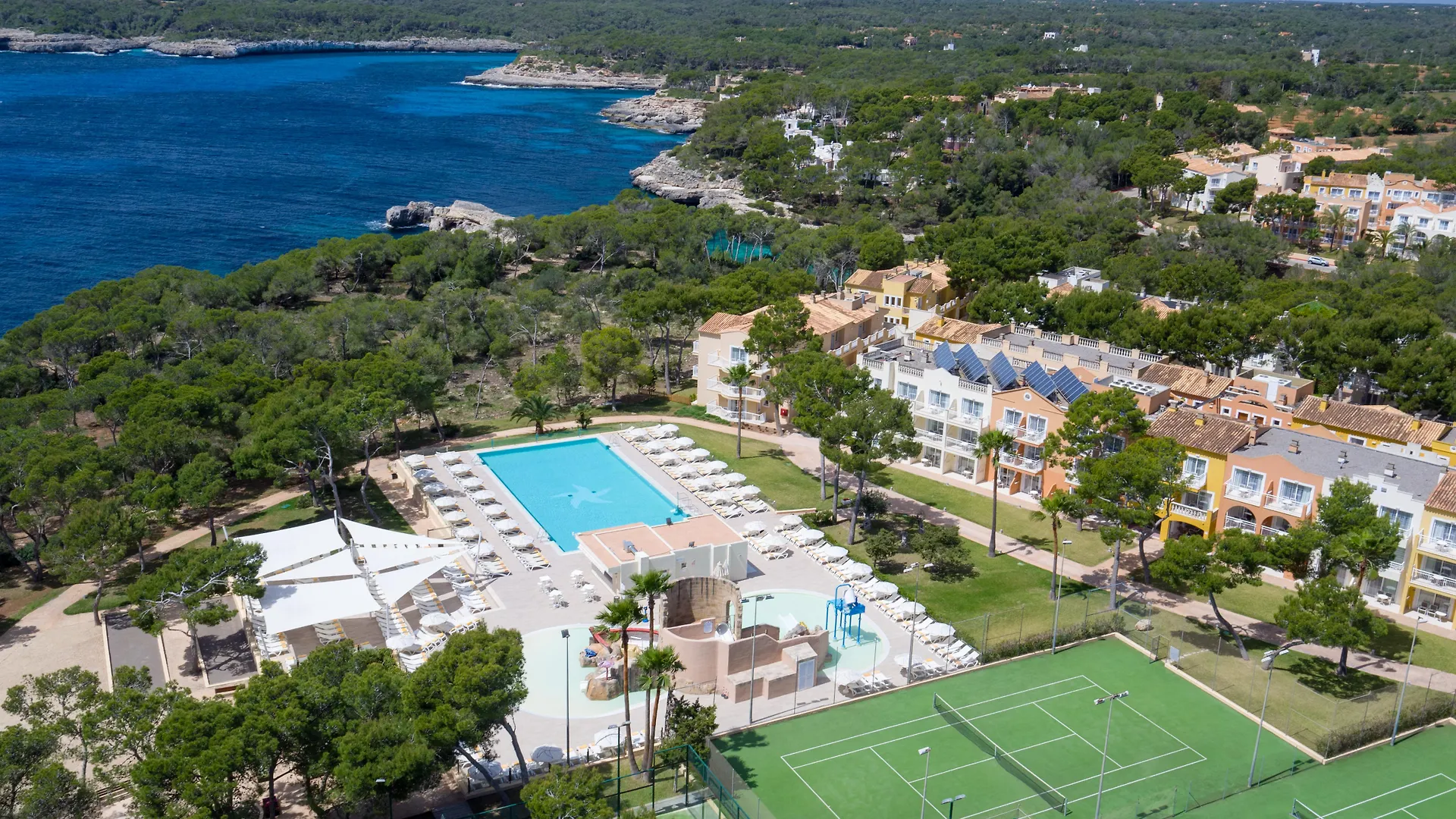 **** Szálloda Iberostar Club Cala Barca All Inclusive Portopetro Spanyolország